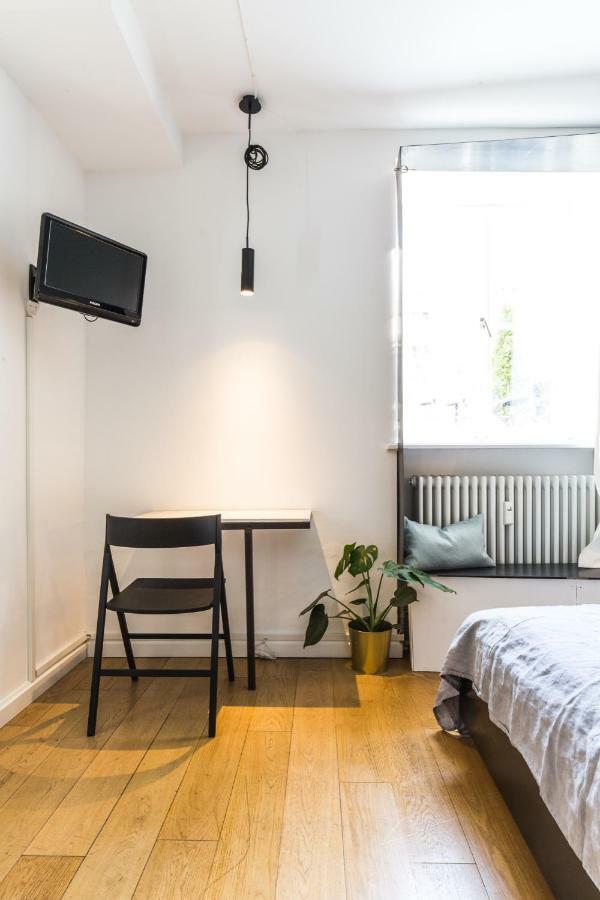 Vier Zimmer Мюнхен Екстериор снимка